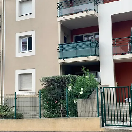 Location T2 Cosy Dans Securisee Avec La Climatisation, Acces Piscine, Place De Parking Prive
