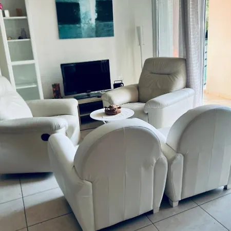 Location T2 Cosy Dans Securisee Avec La Climatisation, Acces Piscine, Place De Parking Prive Apartmán