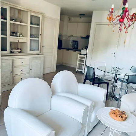 Location T2 Cosy Dans Securisee Avec La Climatisation, Acces Piscine, Place De Parking Prive Apartmán *