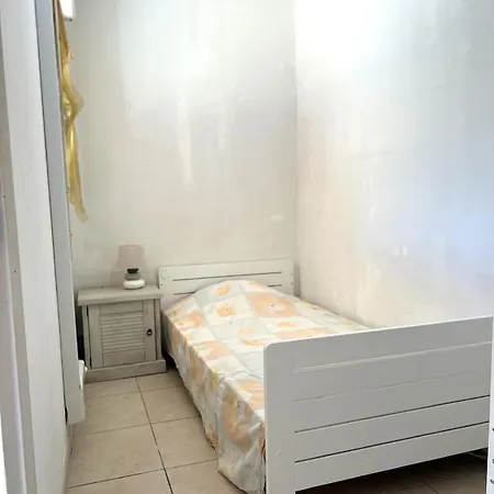 Location T2 Cosy Dans Securisee Avec La Climatisation, Acces Piscine, Place De Parking Prive *